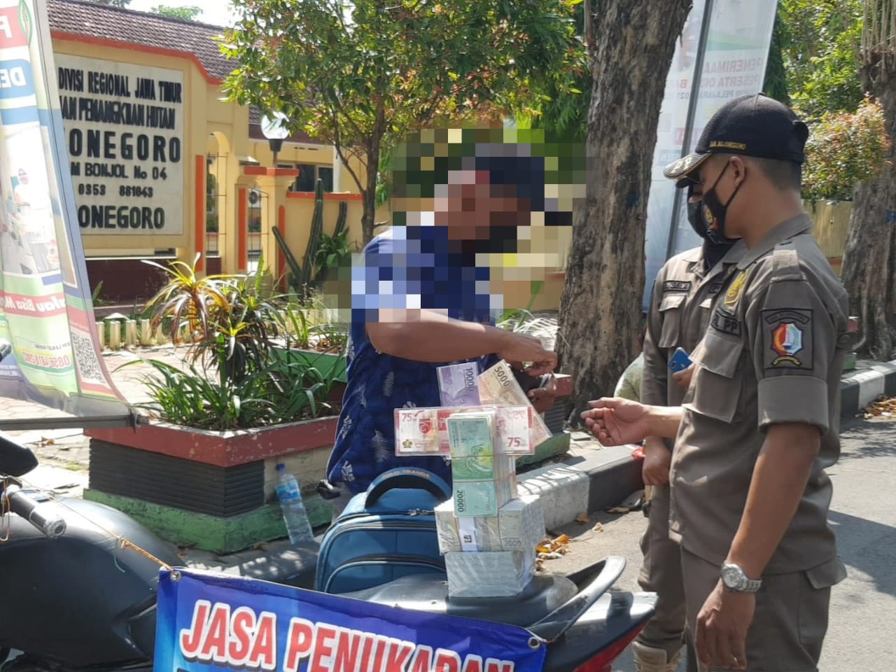 CEGAH PEREDARAN UANG PALSU