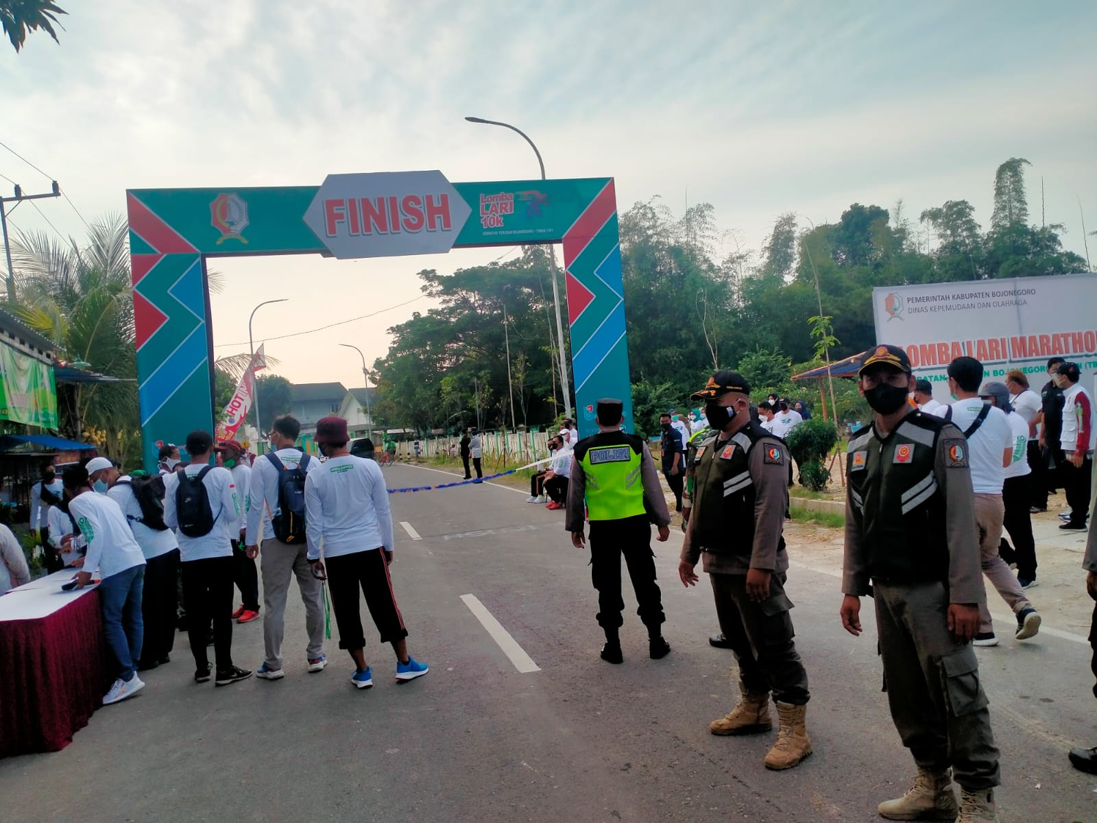 Pengamanan dalam rangka Lomba Lari 10 K di Jembatan TBT