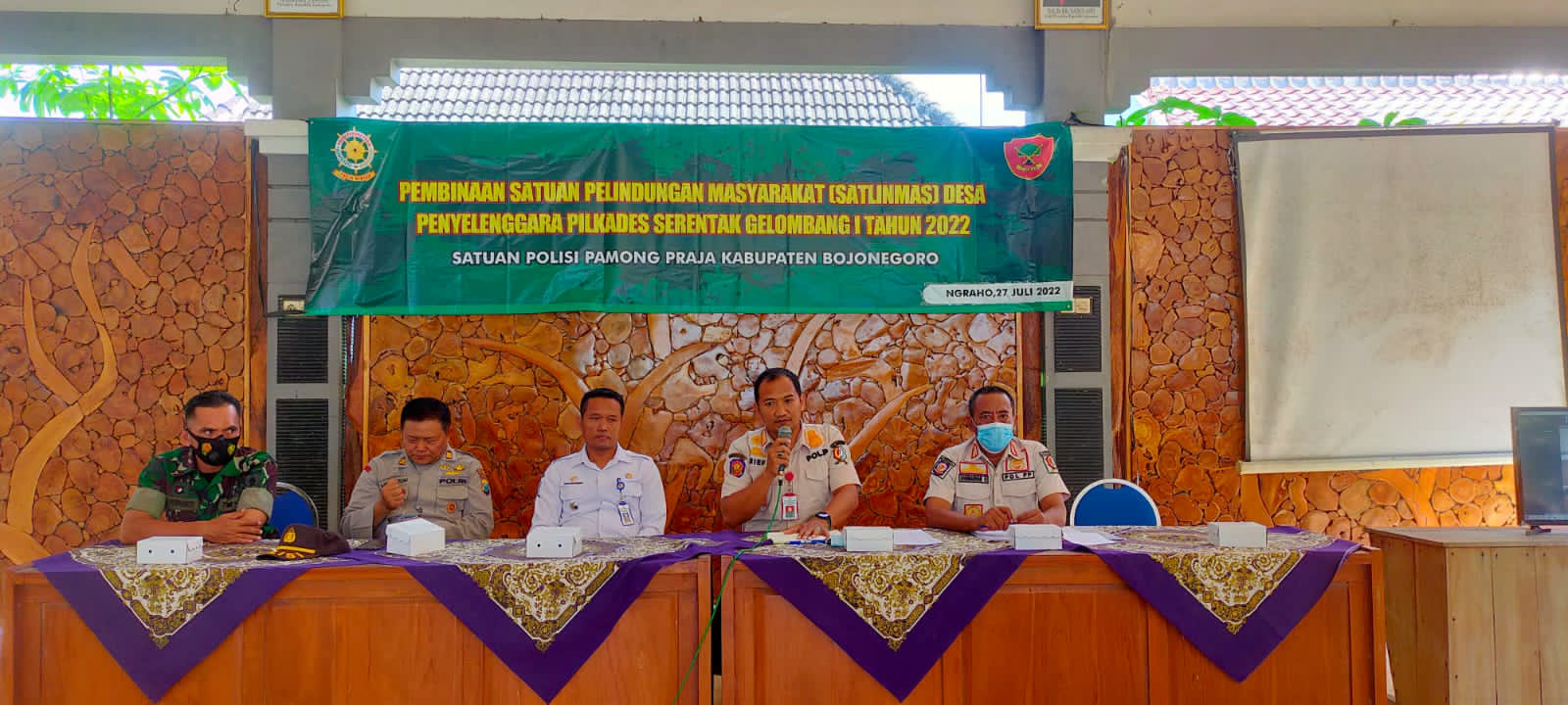 Pembinaan Satlinmas Desa menjelang Pilkades Serentak Tahun 2022