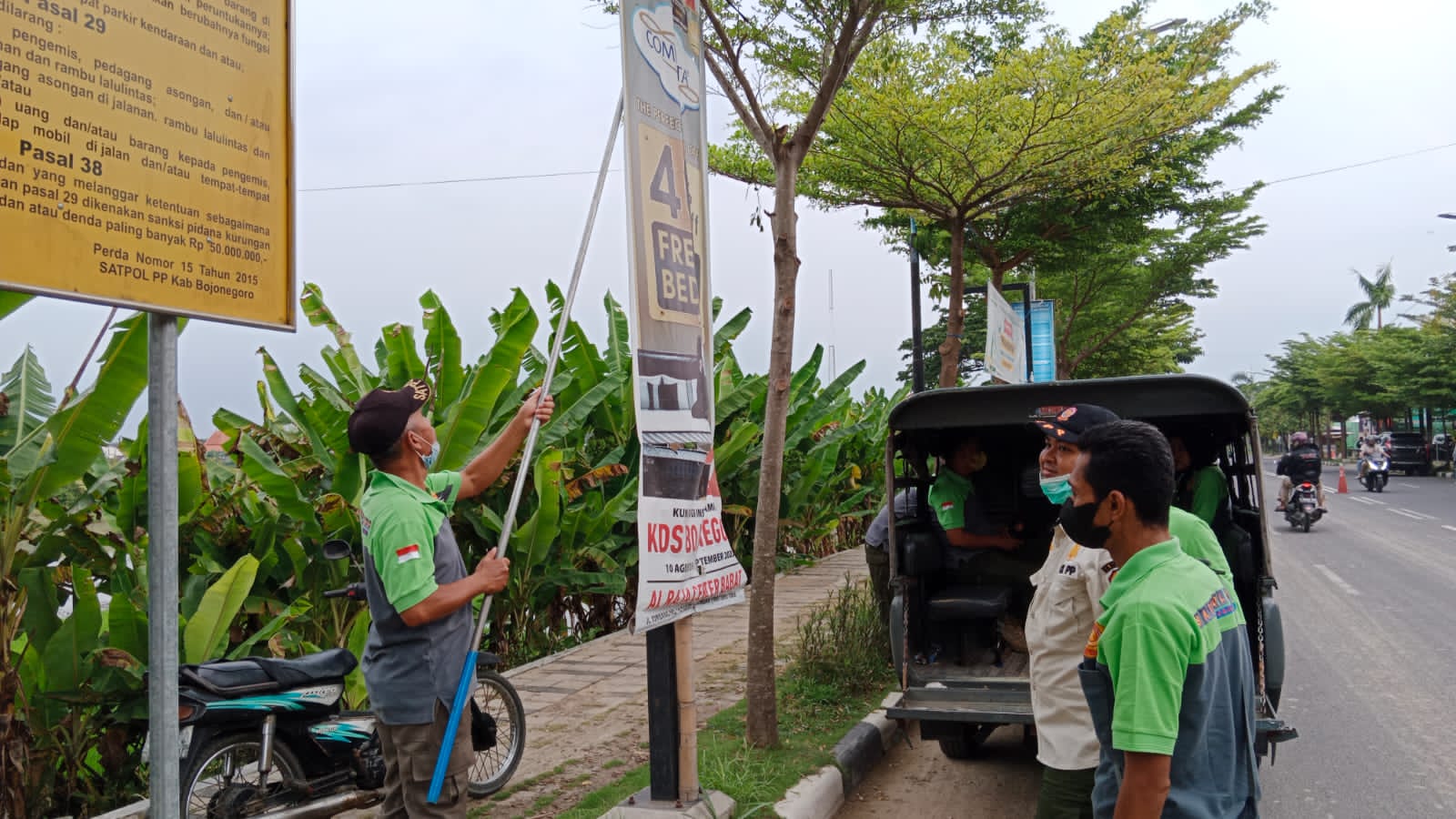Penertiban Banner/Reklame yang melanggar