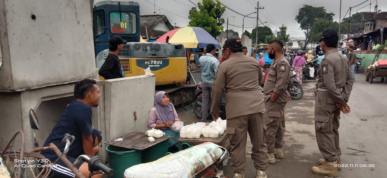 Penataan PKL disebelah Utara Pasar Kota dan Alun-Alun Bojonegoro
