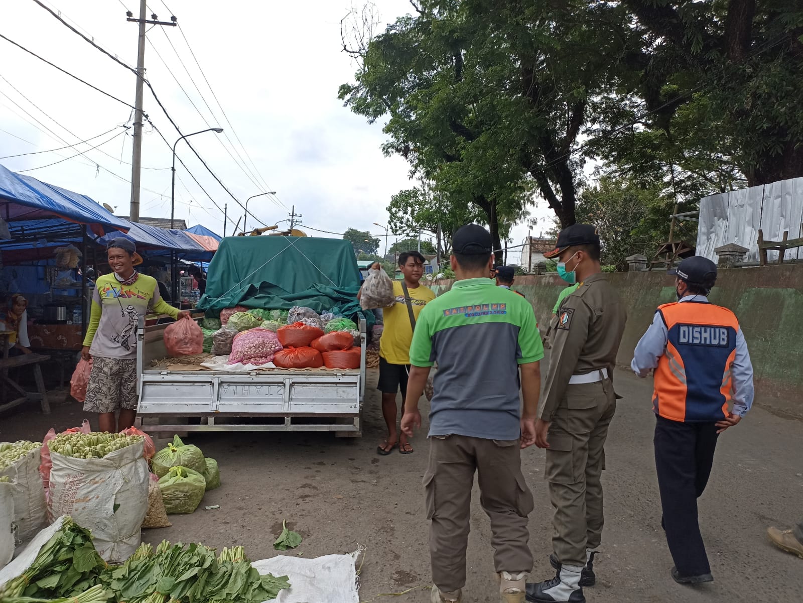 Operasi Gabungan dalam rangka Penataan PKL dan Parkir di Pasar Bojonegoro