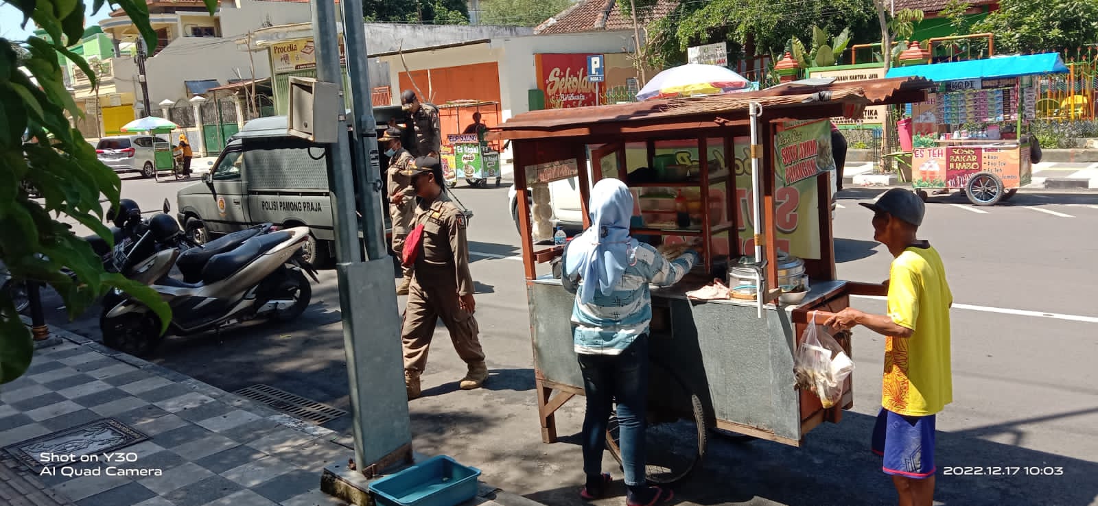 Penataan Pedagang Kaki Lima (PKL) yang berjualan di Trotoar/Bahu Jalan di Kabupaten Bojonegoro