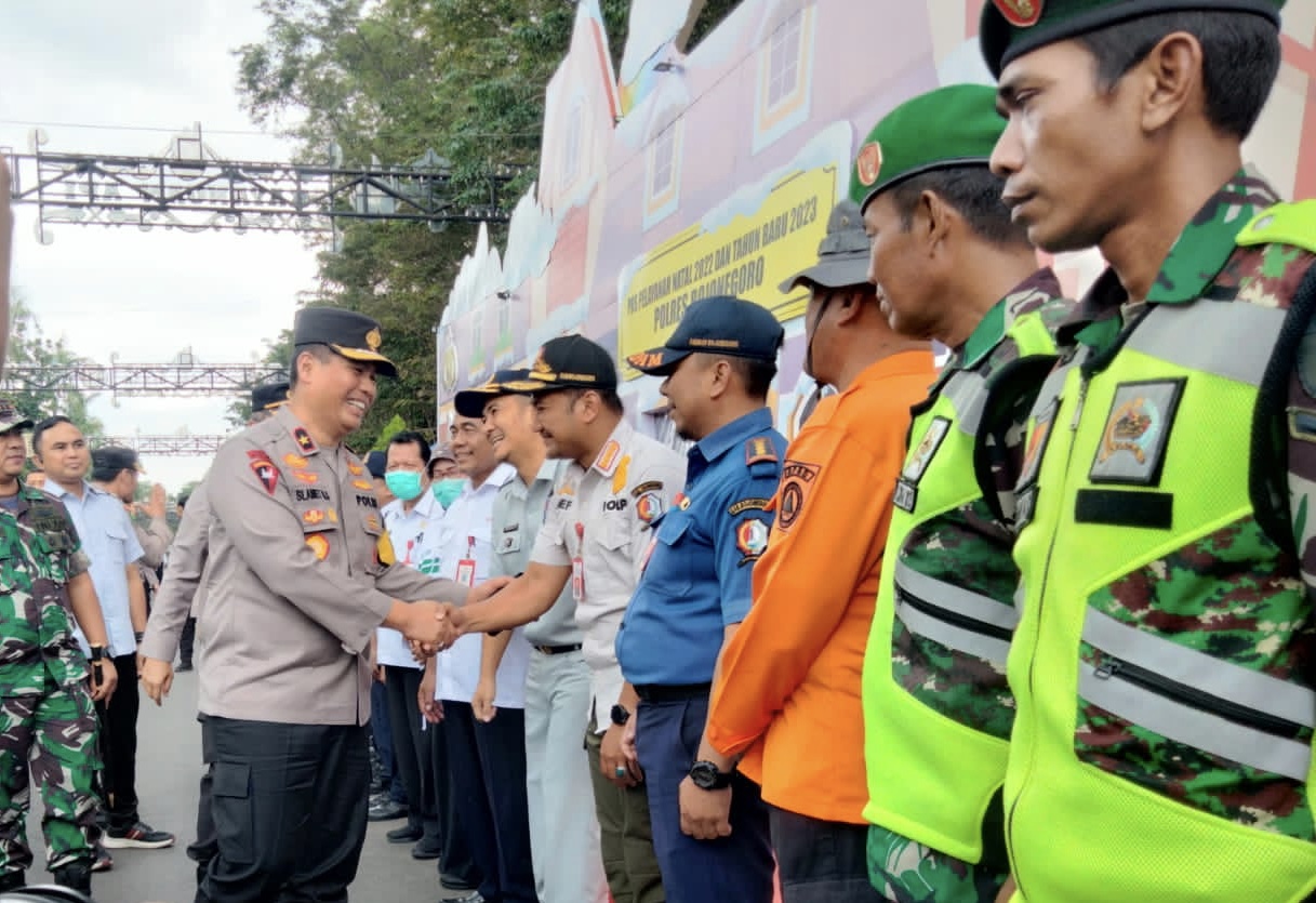 Kunjungan Wakapolda Jawa Timur ke Pos Pelayanan Operasi Lilin Semeru Tahun 2022 di Bojonegoro