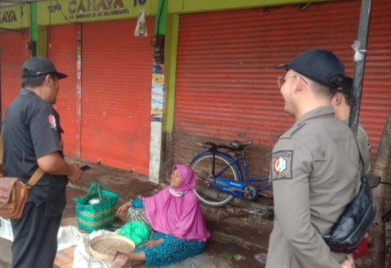 Penataan PKL pasar kota Bojonegoro untuk menciptakan ketentraman, ketertiban masyarakat bojonegoro
