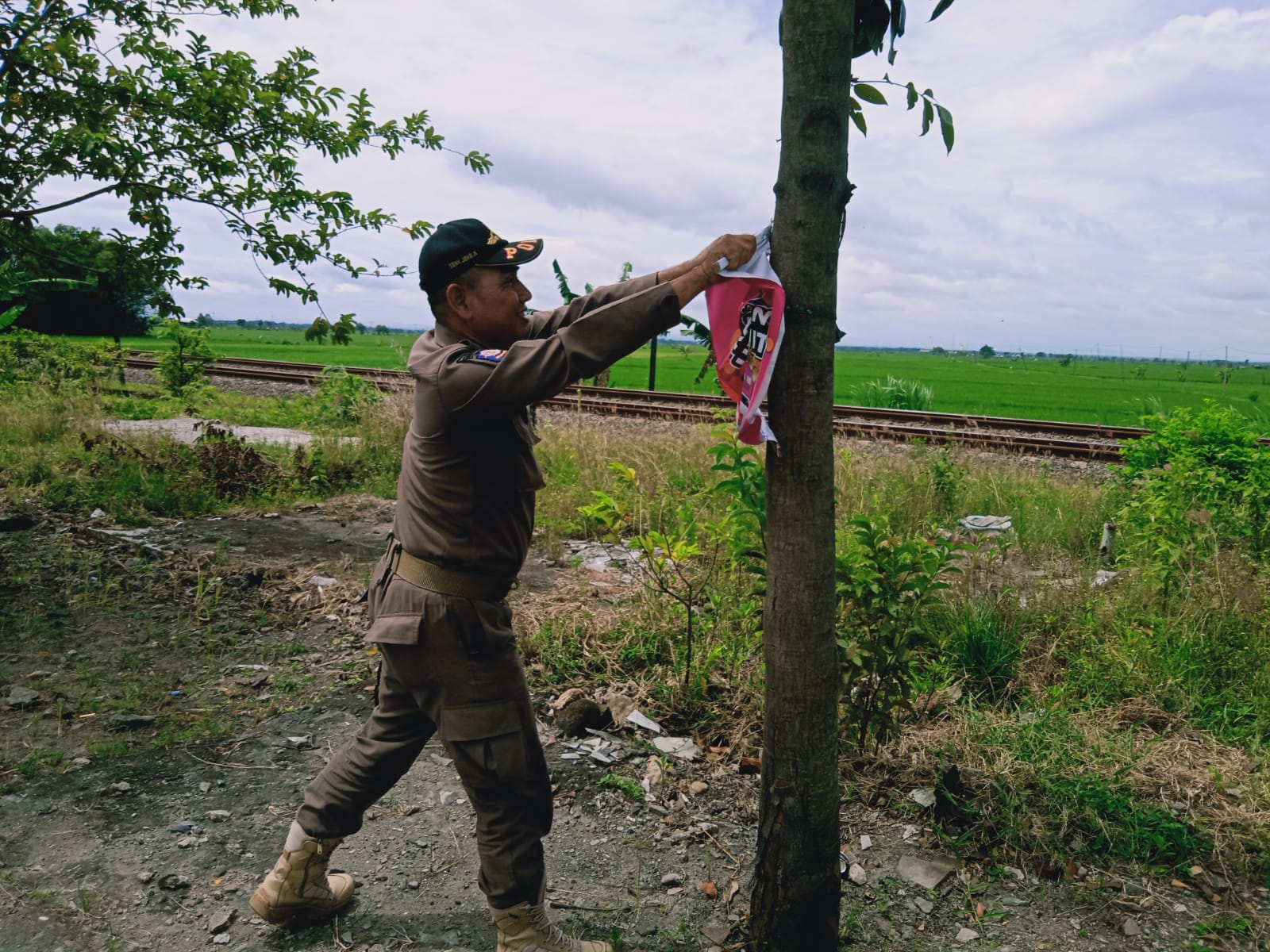 Penertiban Banner/Reklame di Wilayah Kabupaten Bojongeoro