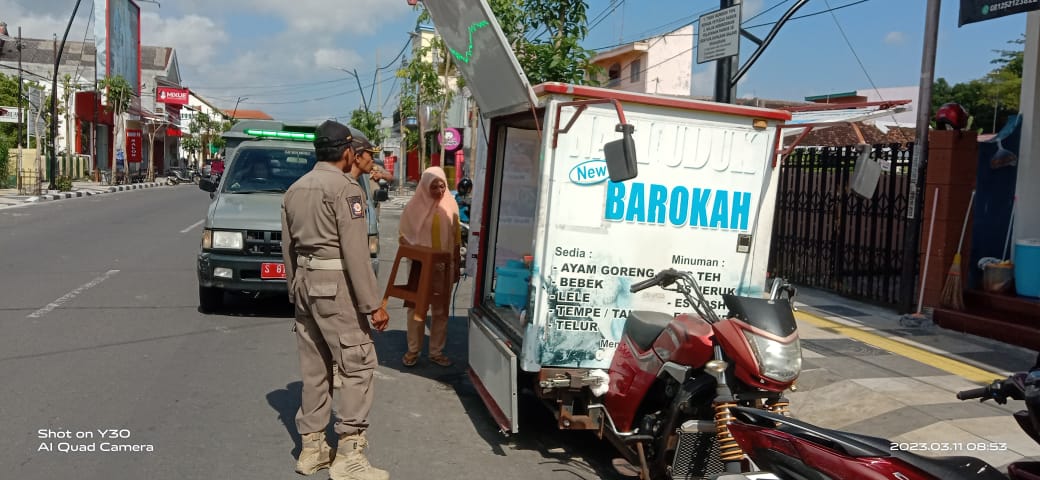 Penataan PKL di Seputaran Alun-Alun Bojonegoro